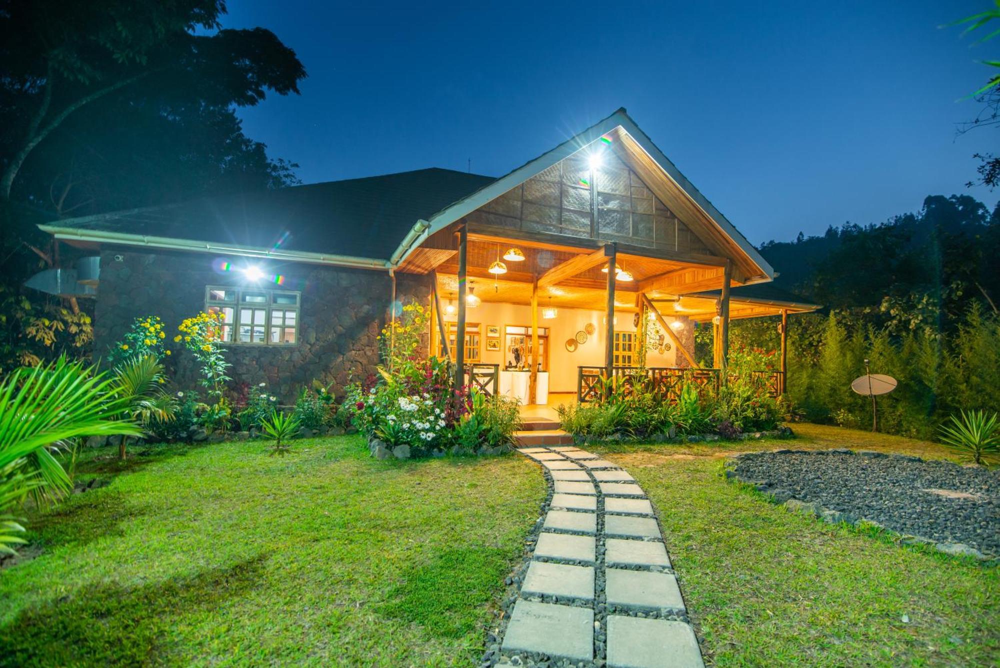 Gorilla Leisure Lodge Kisoro Екстериор снимка