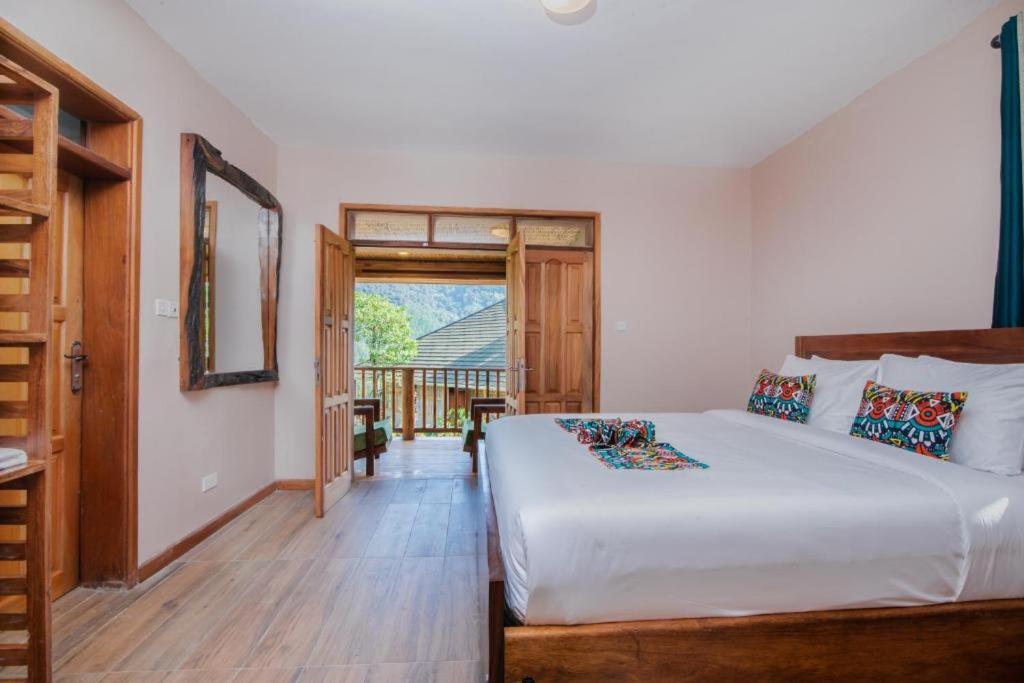Gorilla Leisure Lodge Kisoro Екстериор снимка